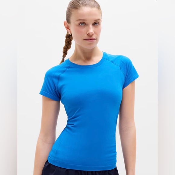 Athleta Tops - Athleta Blue Performance Short Sleeve Top Size Small
